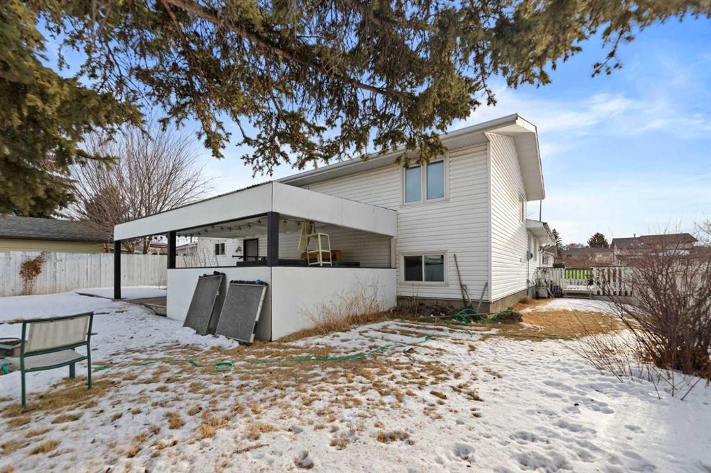 892 Abbotsford Drive Ne, Calgary, AB - Outdoor