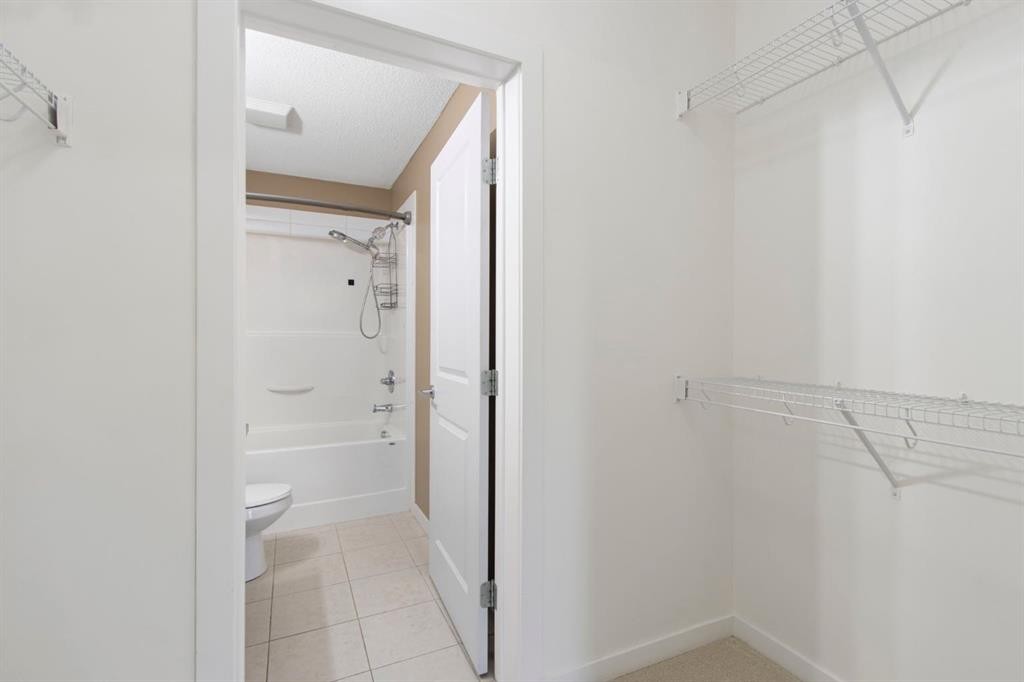 105-100 Cranfield Common Se, Calgary, AB - Indoor