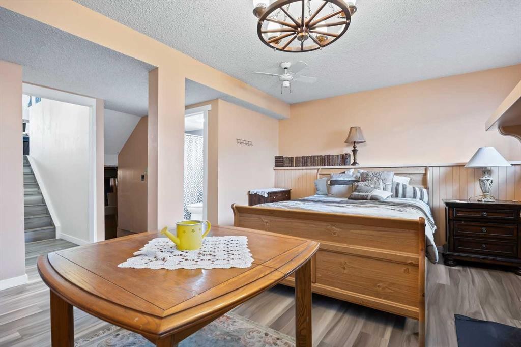 44 Taraglen Place Ne, Calgary, AB - Indoor Photo Showing Dining Room