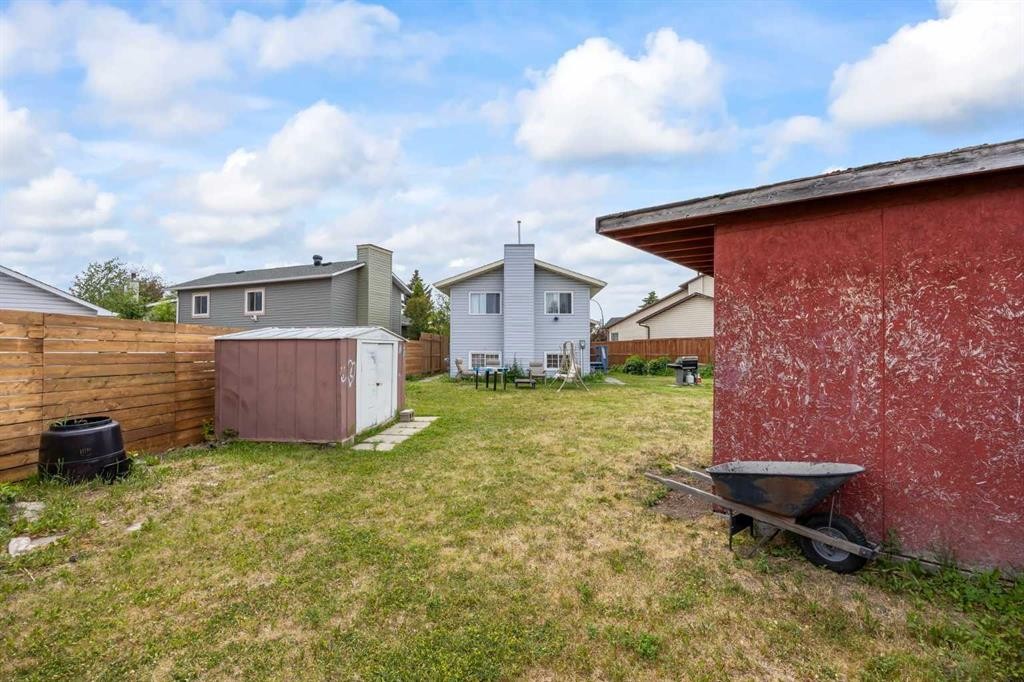 44 Taraglen Place Ne, Calgary, AB - Outdoor With Exterior