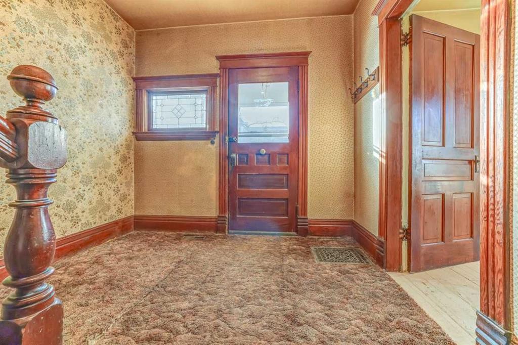 1016 8 Avenue Se, Calgary, AB - Indoor Photo Showing Other Room