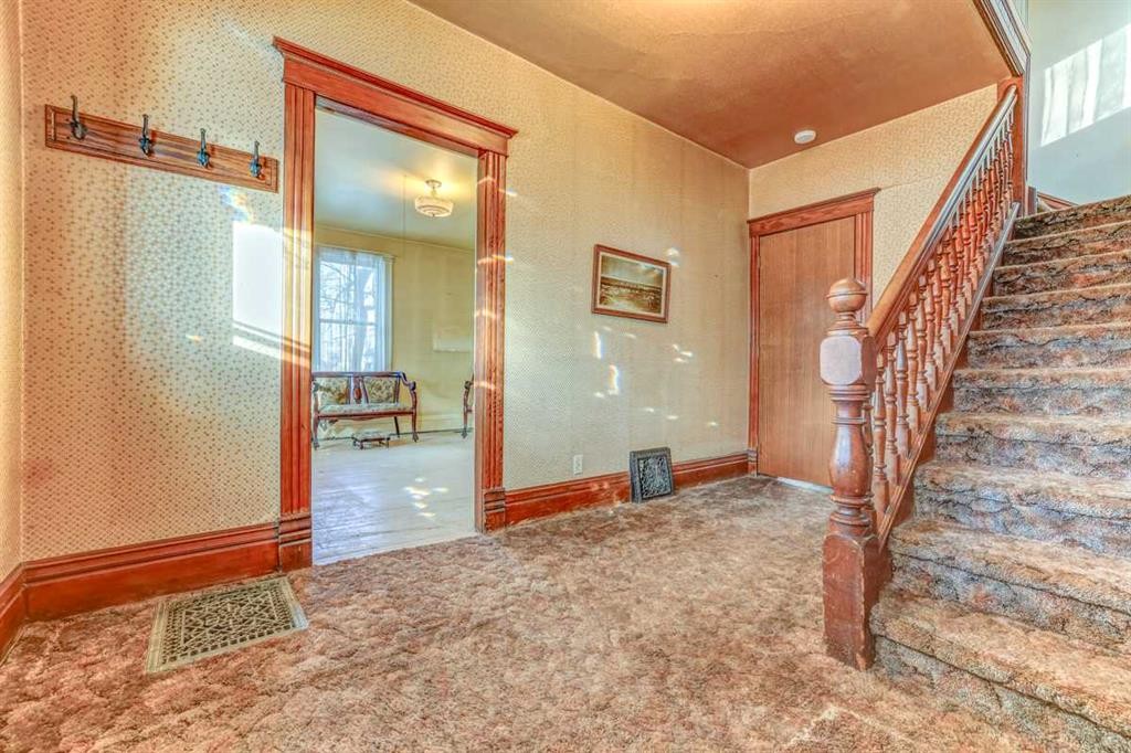 1016 8 Avenue Se, Calgary, AB - Indoor Photo Showing Other Room