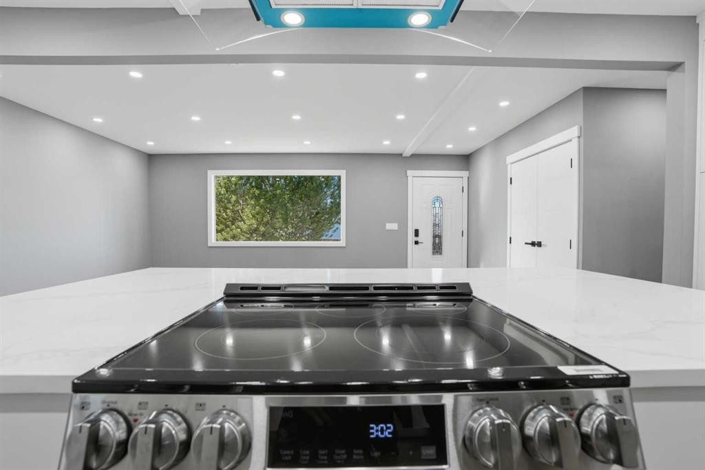 2004 18 Street Nw, Calgary, AB - Indoor Photo Showing Laundry Room