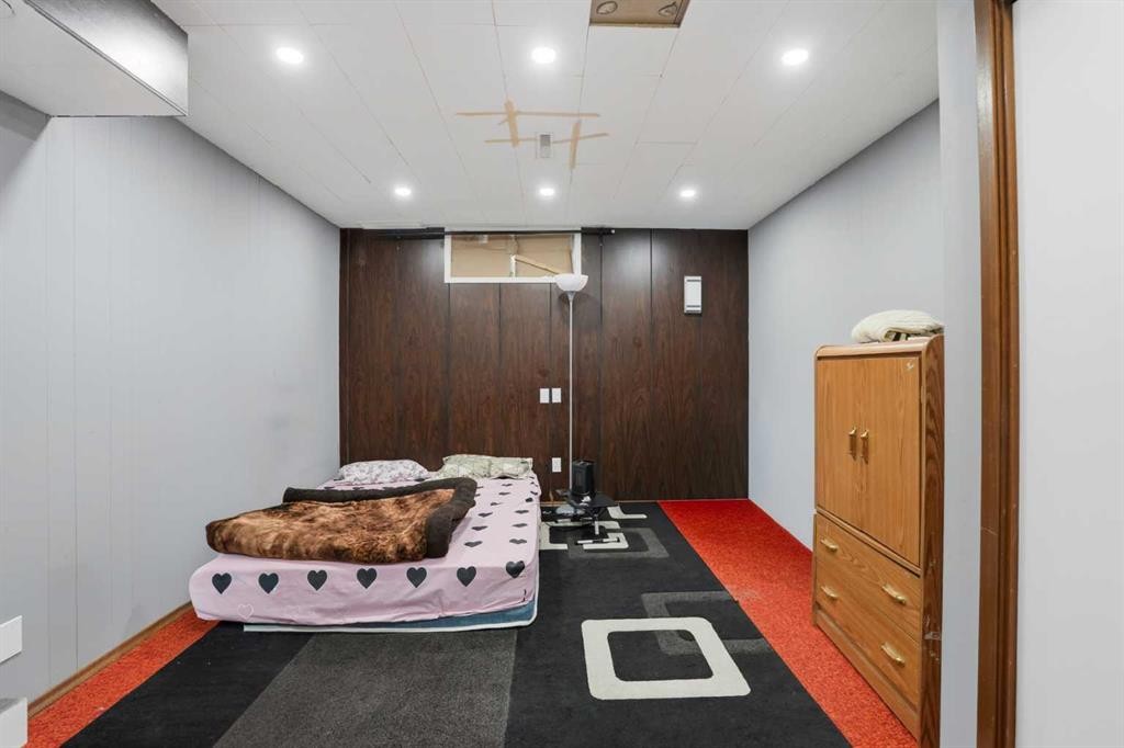 2004 18 Street Nw, Calgary, AB - Indoor Photo Showing Other Room