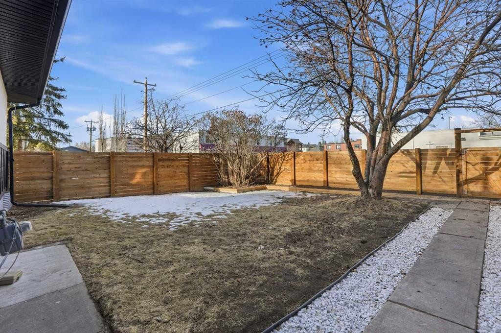 2004 18 Street Nw, Calgary, AB - Outdoor