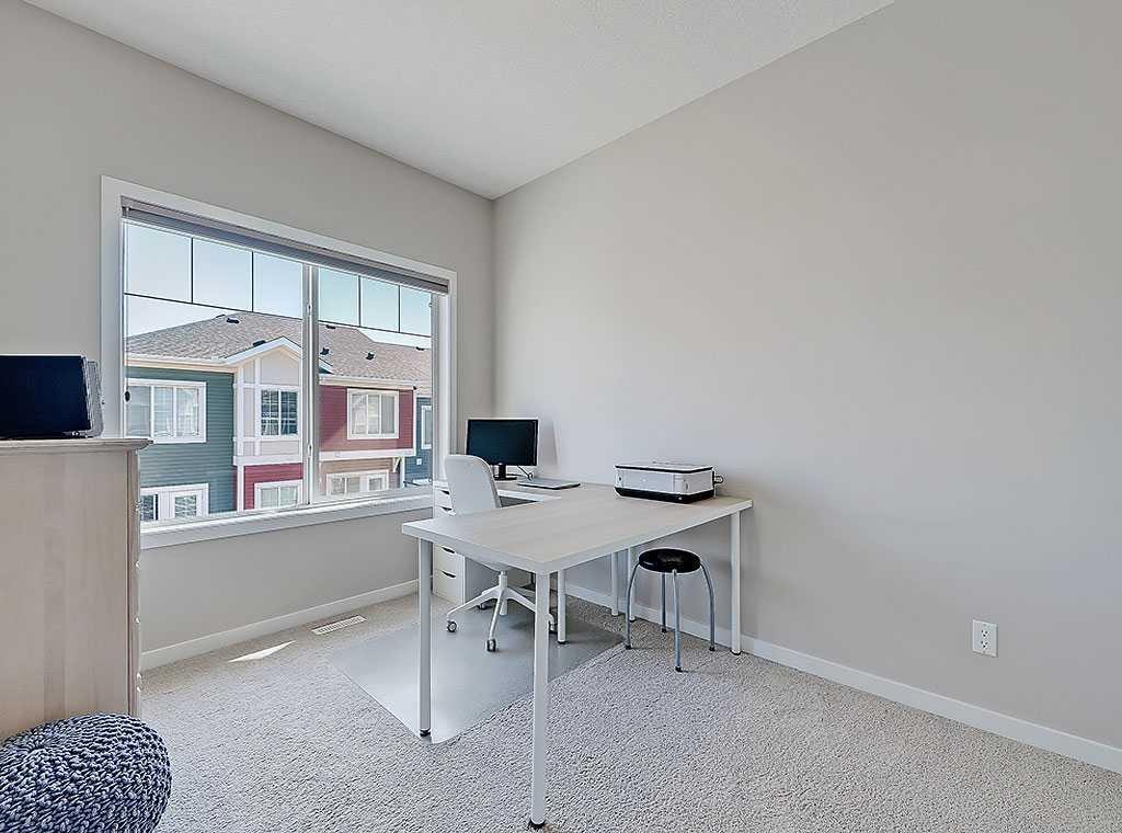 117 Nolancrest Common Nw, Calgary, AB - Indoor Photo Showing Office