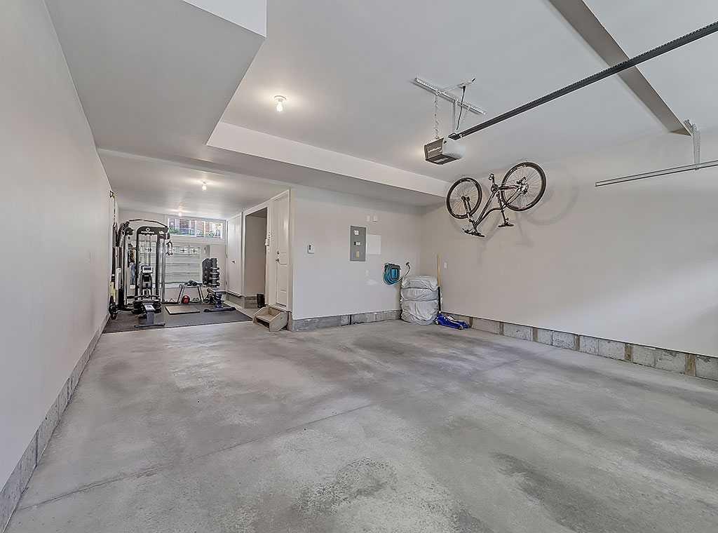 117 Nolancrest Common Nw, Calgary, AB - Indoor Photo Showing Garage