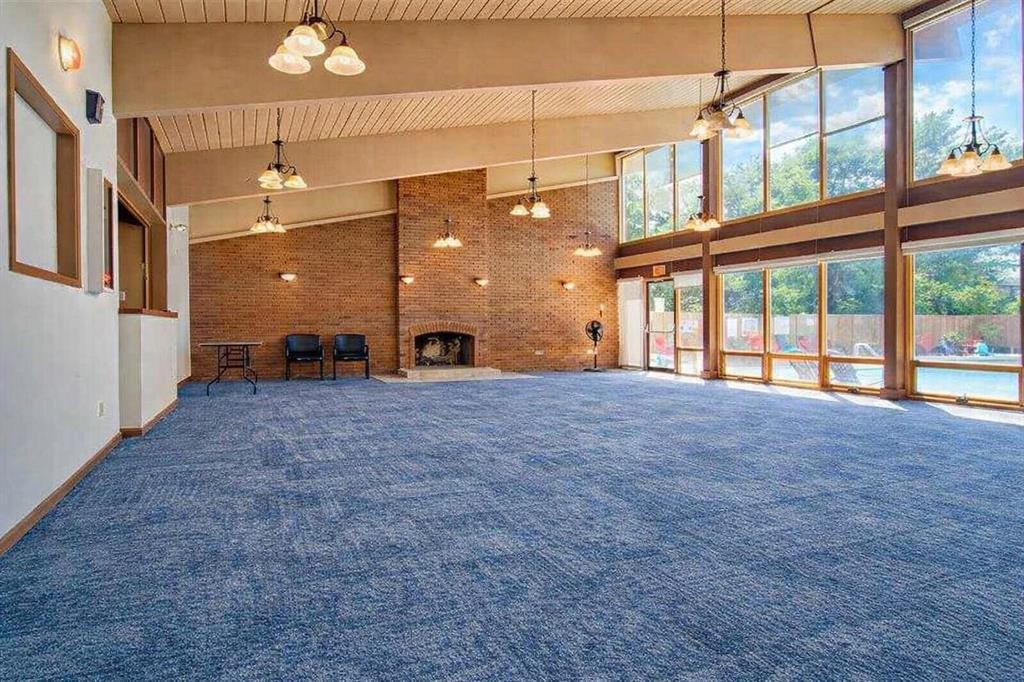 307-816 89 Avenue Sw, Calgary, AB - Indoor Photo Showing Other Room