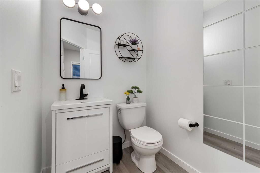 110 Sage Bank Grove Nw, Calgary, AB - Indoor Photo Showing Bathroom