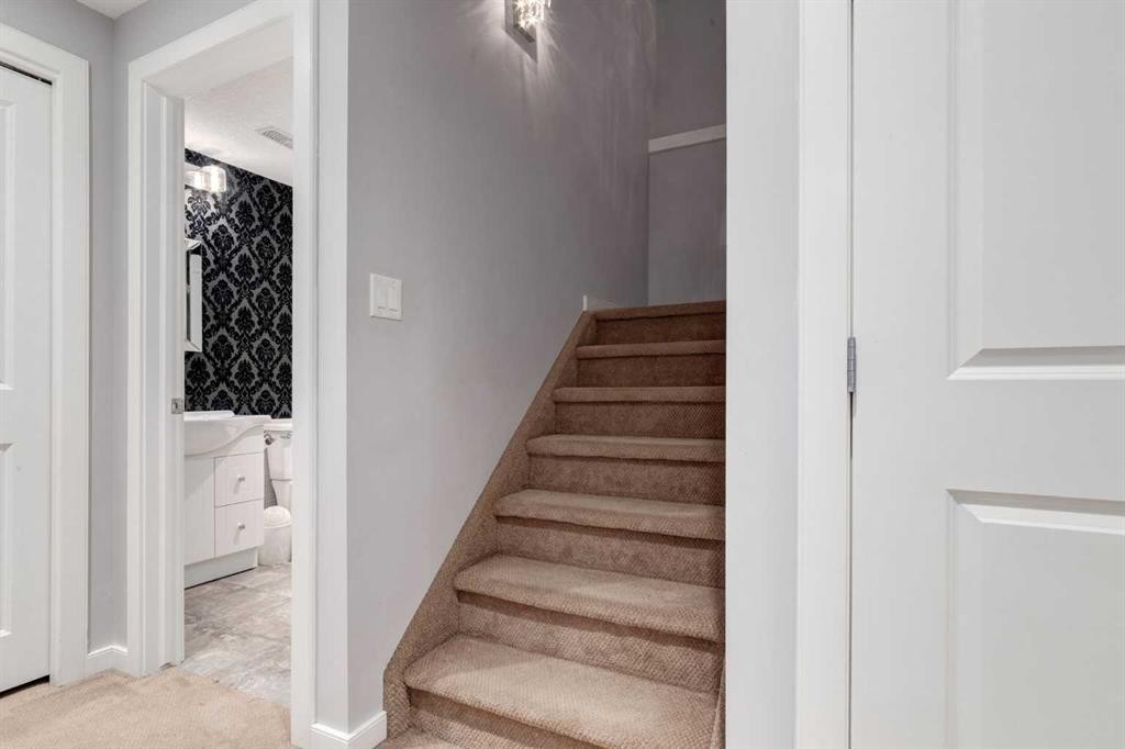 110 Sage Bank Grove Nw, Calgary, AB - Indoor Photo Showing Other Room