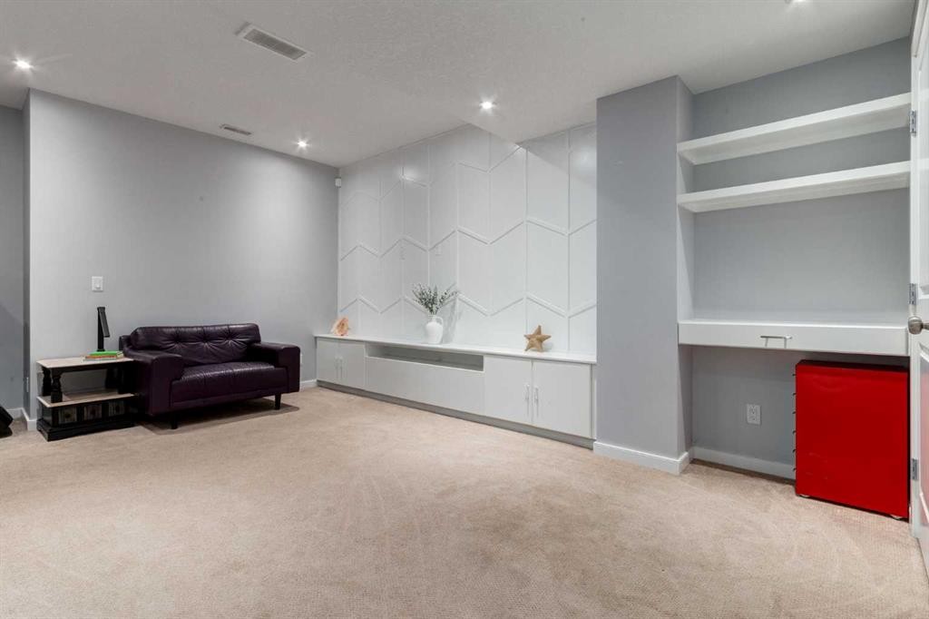110 Sage Bank Grove Nw, Calgary, AB - Indoor Photo Showing Other Room