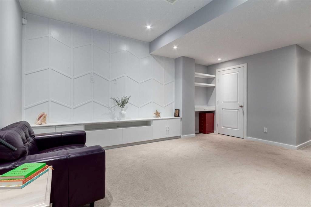 110 Sage Bank Grove Nw, Calgary, AB - Indoor Photo Showing Other Room