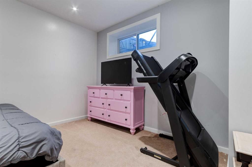 110 Sage Bank Grove Nw, Calgary, AB - Indoor Photo Showing Bedroom