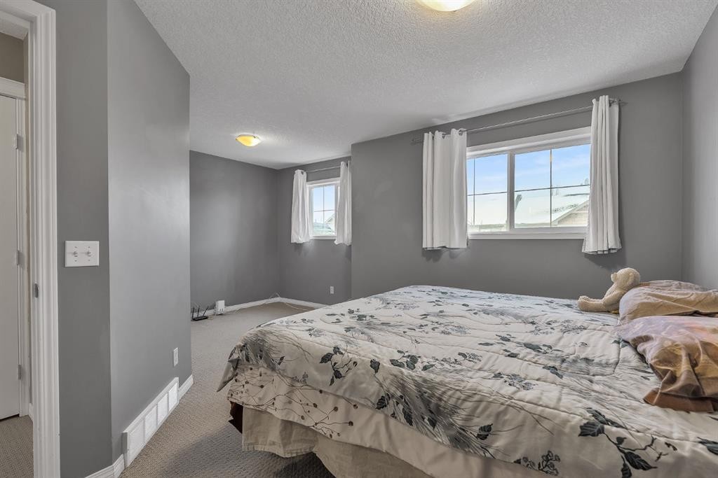 106 Ranch Ridge Meadow, Strathmore, AB - Indoor Photo Showing Bedroom