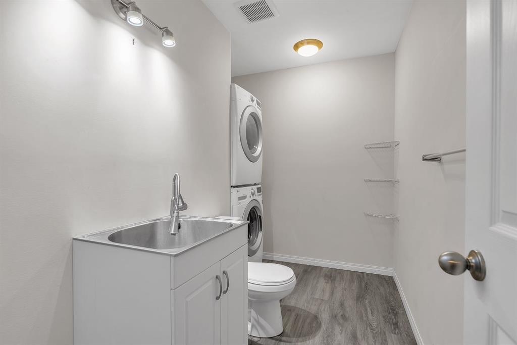 106 Ranch Ridge Meadow, Strathmore, AB - Indoor Photo Showing Laundry Room