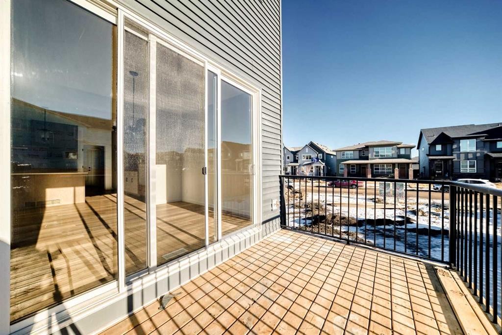 63 Creekside Path Sw, Calgary, AB - Outdoor