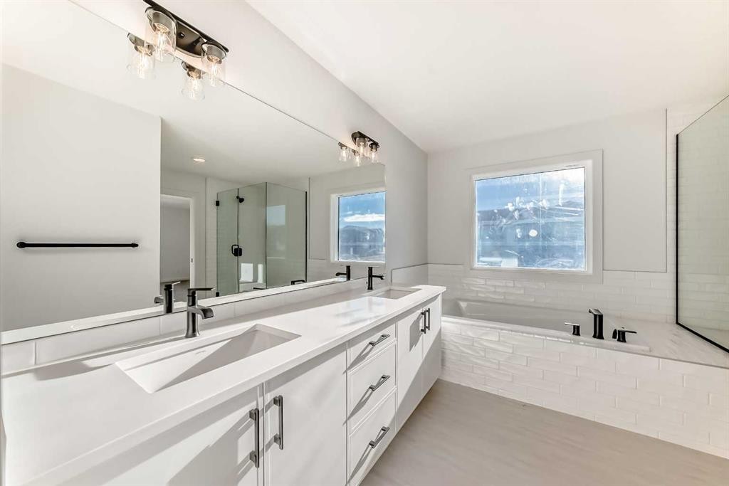 63 Creekside Path Sw, Calgary, AB - Indoor Photo Showing Bathroom