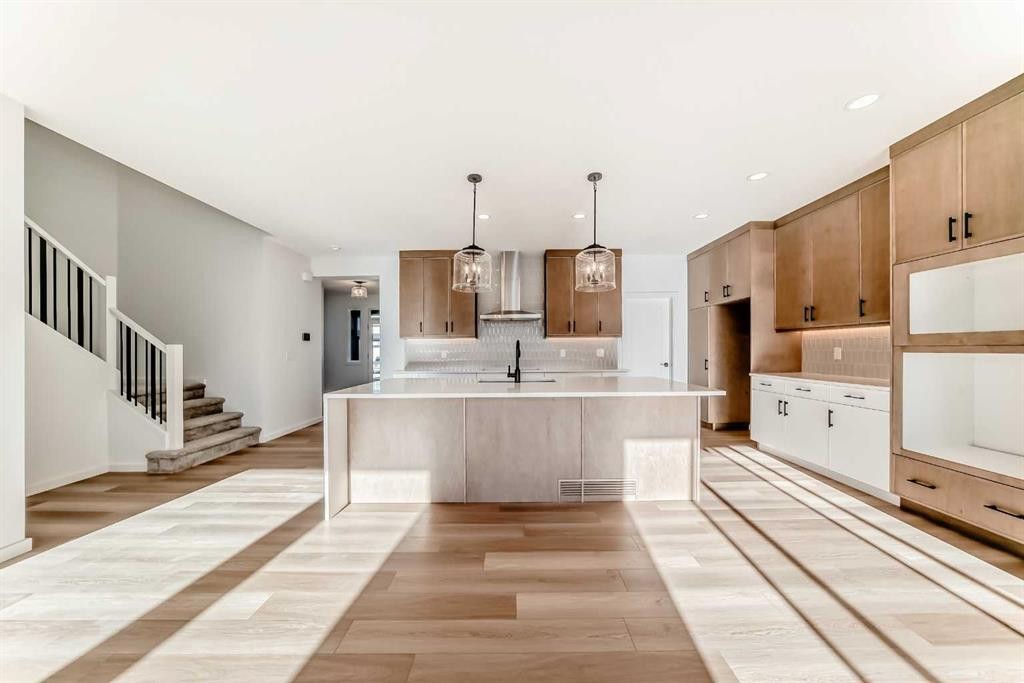 63 Creekside Path Sw, Calgary, AB - Indoor Photo Showing Kitchen