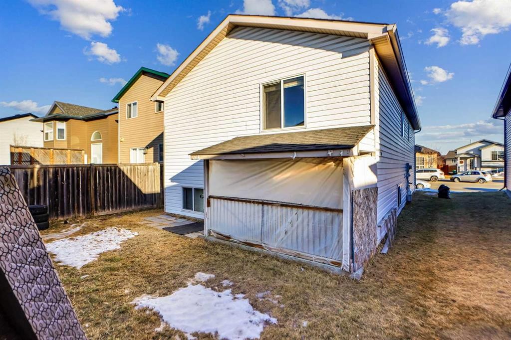 1134 Martindale Boulevard Ne, Calgary, AB - Outdoor With Exterior