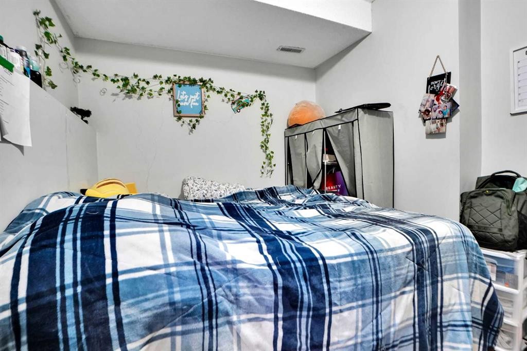 1134 Martindale Boulevard Ne, Calgary, AB - Indoor Photo Showing Bedroom