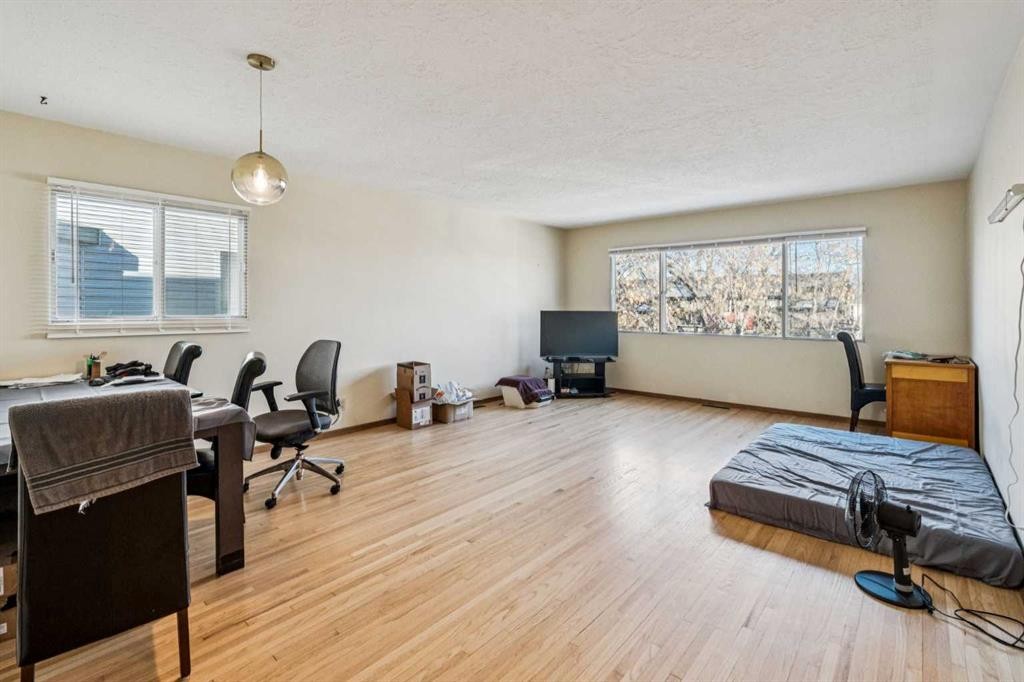 111 27 Avenue Nw, Calgary, AB - Indoor