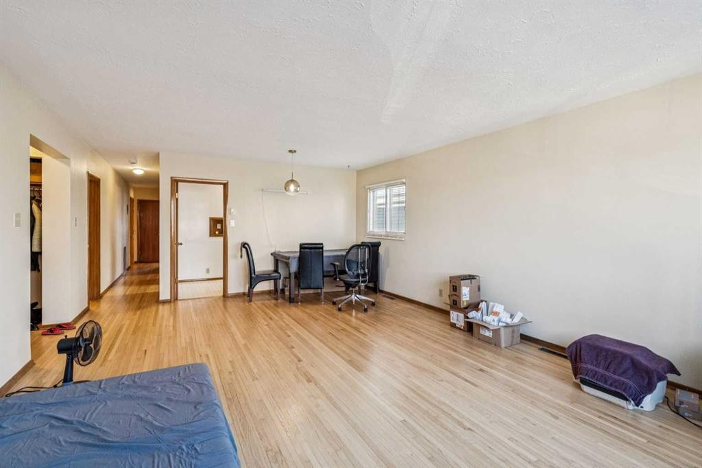 111 27 Avenue Nw, Calgary, AB - Indoor