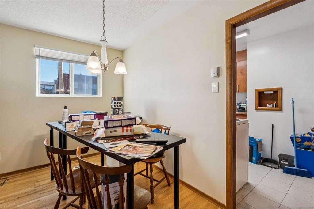 111 27 Avenue Nw, Calgary, AB - Indoor Photo Showing Dining Room