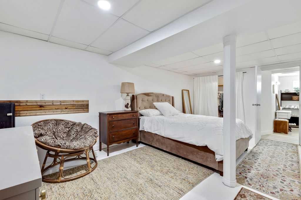 411 Mountain View Place, Longview, AB - Indoor Photo Showing Bedroom