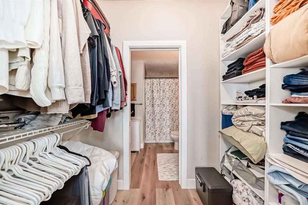 111-1005B Westmount Drive, Strathmore, AB - Indoor With Storage