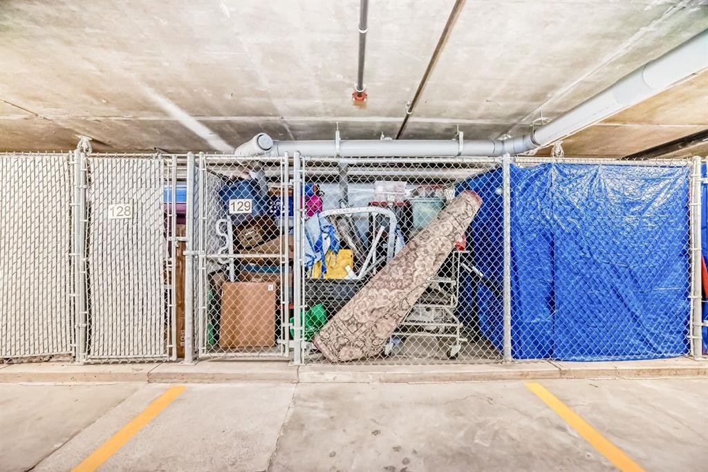 111-1005B Westmount Drive, Strathmore, AB - Indoor With Storage