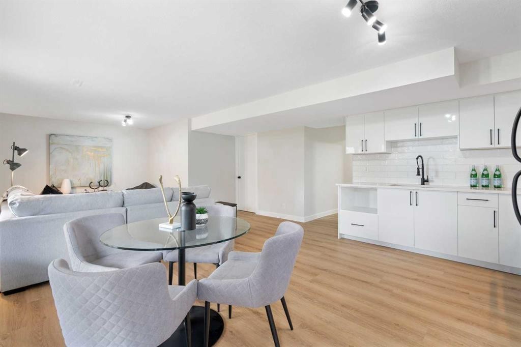 335 Hidden Creek Boulevard Nw, Calgary, AB - Indoor