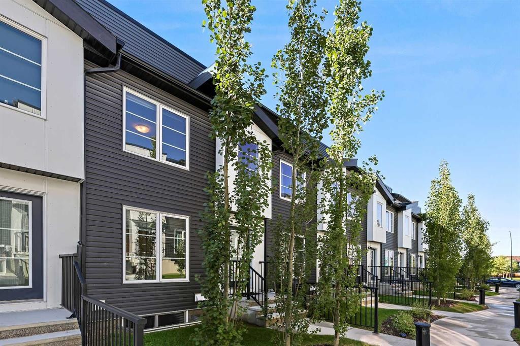 107-474 Seton Circle Se, Calgary, AB - Outdoor