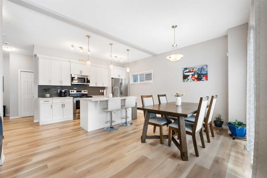 13 Walcrest Way Se, Calgary, AB - Indoor