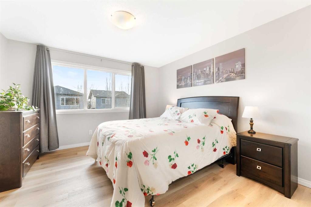 13 Walcrest Way Se, Calgary, AB - Indoor Photo Showing Bedroom