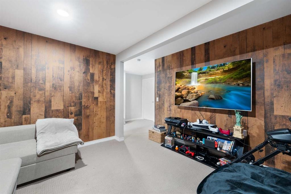 13 Walcrest Way Se, Calgary, AB - Indoor Photo Showing Other Room