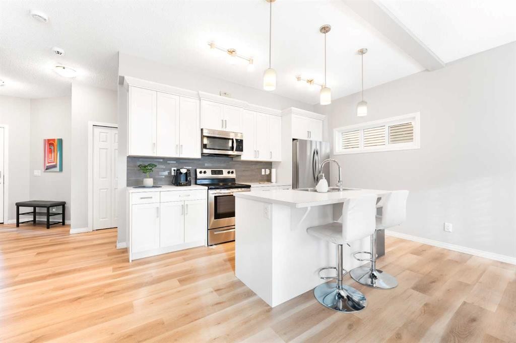 13 Walcrest Way Se, Calgary, AB - Indoor Photo Showing Kitchen With Upgraded Kitchen