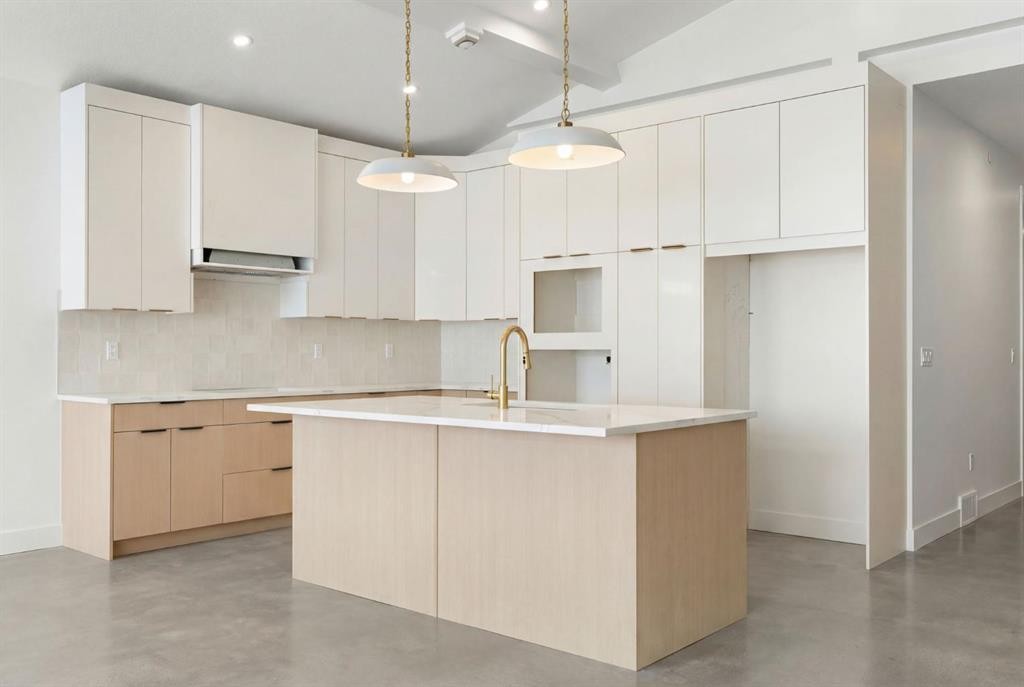 24 St Andrews Close, Lyalta, AB - Indoor Photo Showing Kitchen