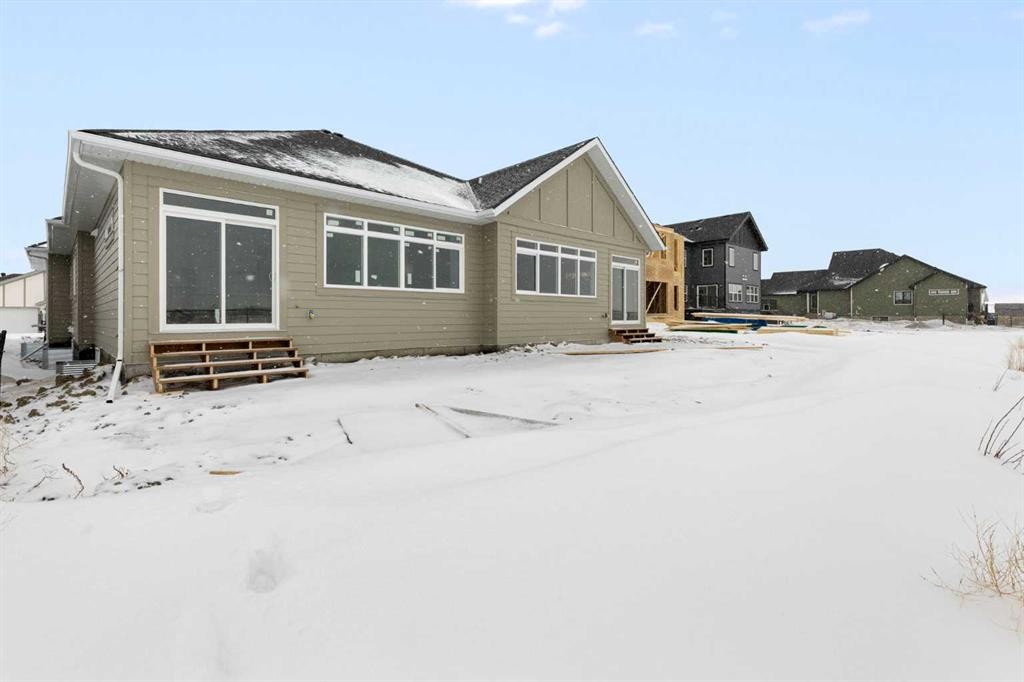 24 St Andrews Close, Lyalta, AB - Outdoor