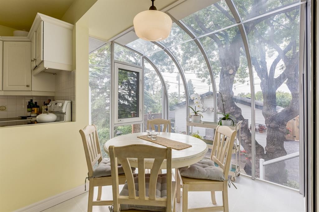 817 17 Avenue Se, Calgary, AB - Indoor Photo Showing Dining Room