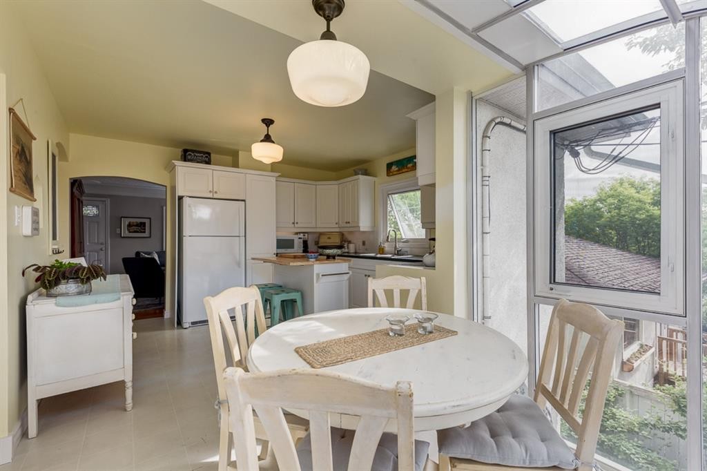 817 17 Avenue Se, Calgary, AB - Indoor Photo Showing Dining Room