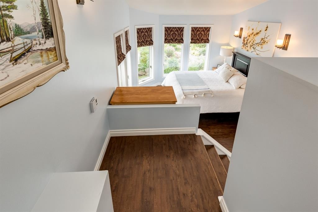 817 17 Avenue Se, Calgary, AB - Indoor Photo Showing Other Room