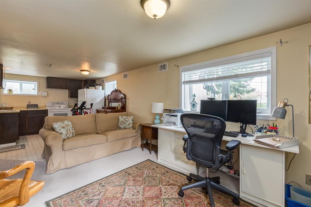 817 17 Avenue Se, Calgary, AB - Indoor