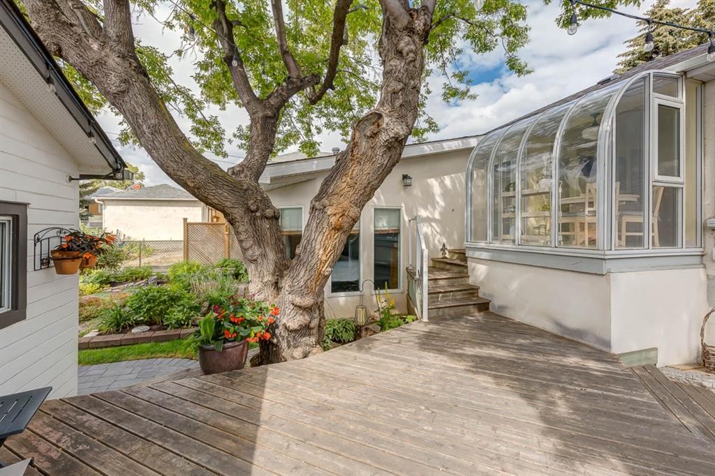 817 17 Avenue Se, Calgary, AB - Outdoor With Deck Patio Veranda