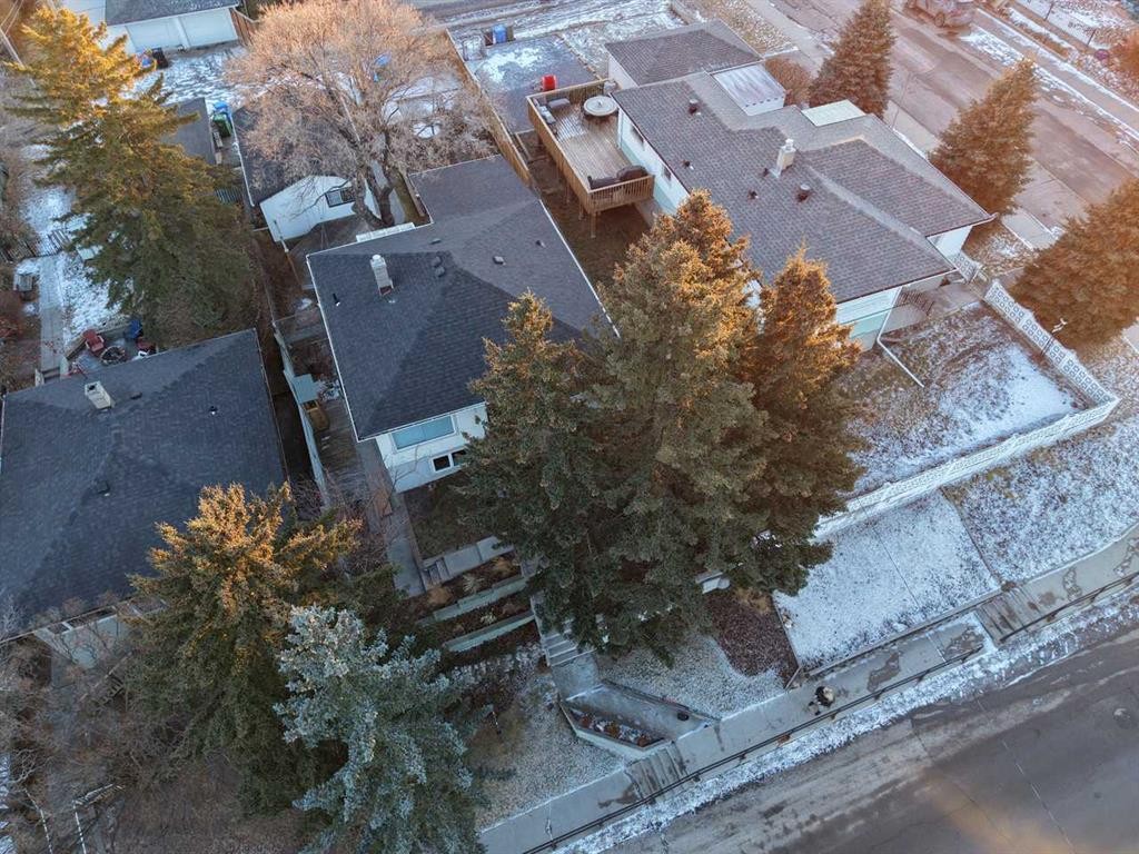 817 17 Avenue Se, Calgary, AB - Outdoor