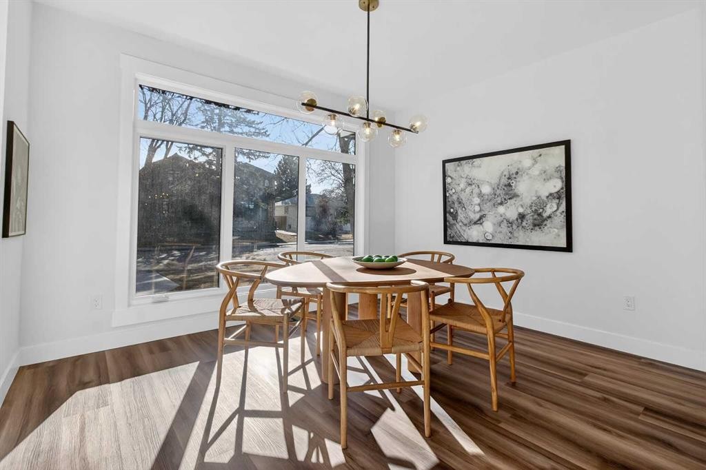 430 33 Avenue Nw, Calgary, AB - Indoor Photo Showing Dining Room