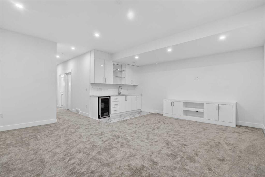 430 33 Avenue Nw, Calgary, AB - Indoor