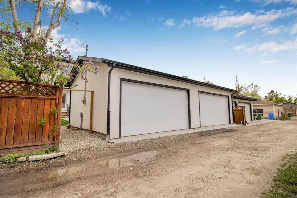 430 33 Avenue Nw, Calgary, AB - Outdoor With Exterior