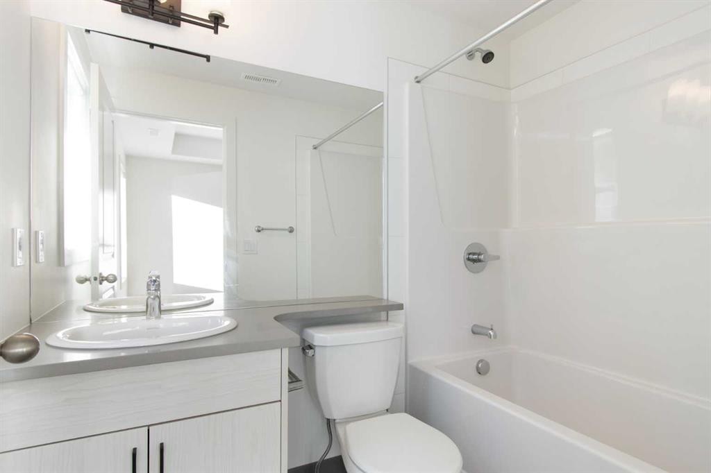 1301-24 Rivercrest Drive, Cochrane, AB - Indoor Photo Showing Bathroom