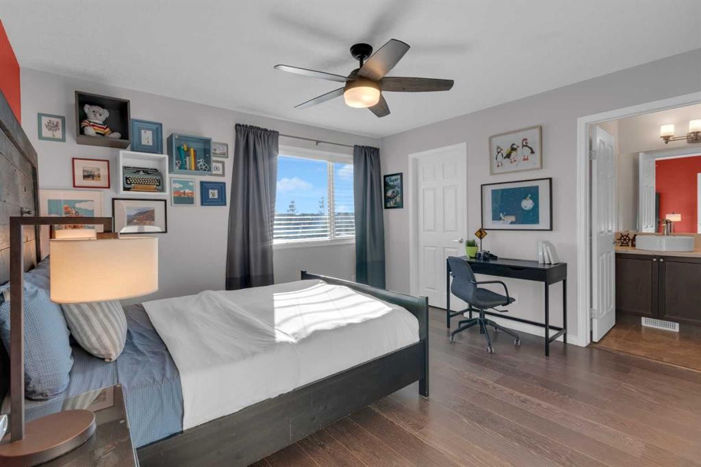 605-620 Luxstone Landing Sw, Airdrie, AB - Indoor Photo Showing Bedroom