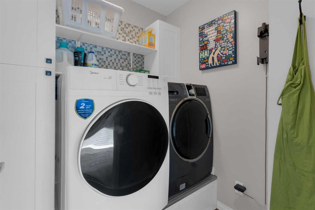 605-620 Luxstone Landing Sw, Airdrie, AB - Indoor Photo Showing Other Room